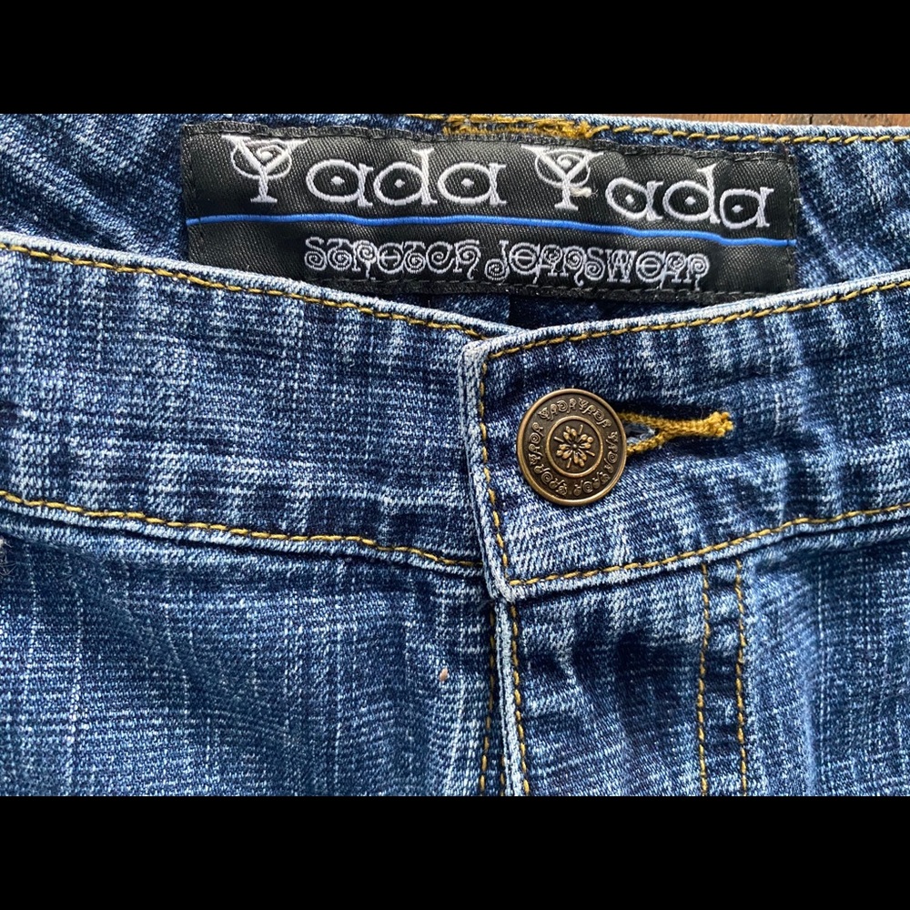 Yada Yada Denim Skirt, Size 9 - Picture 5 of 8